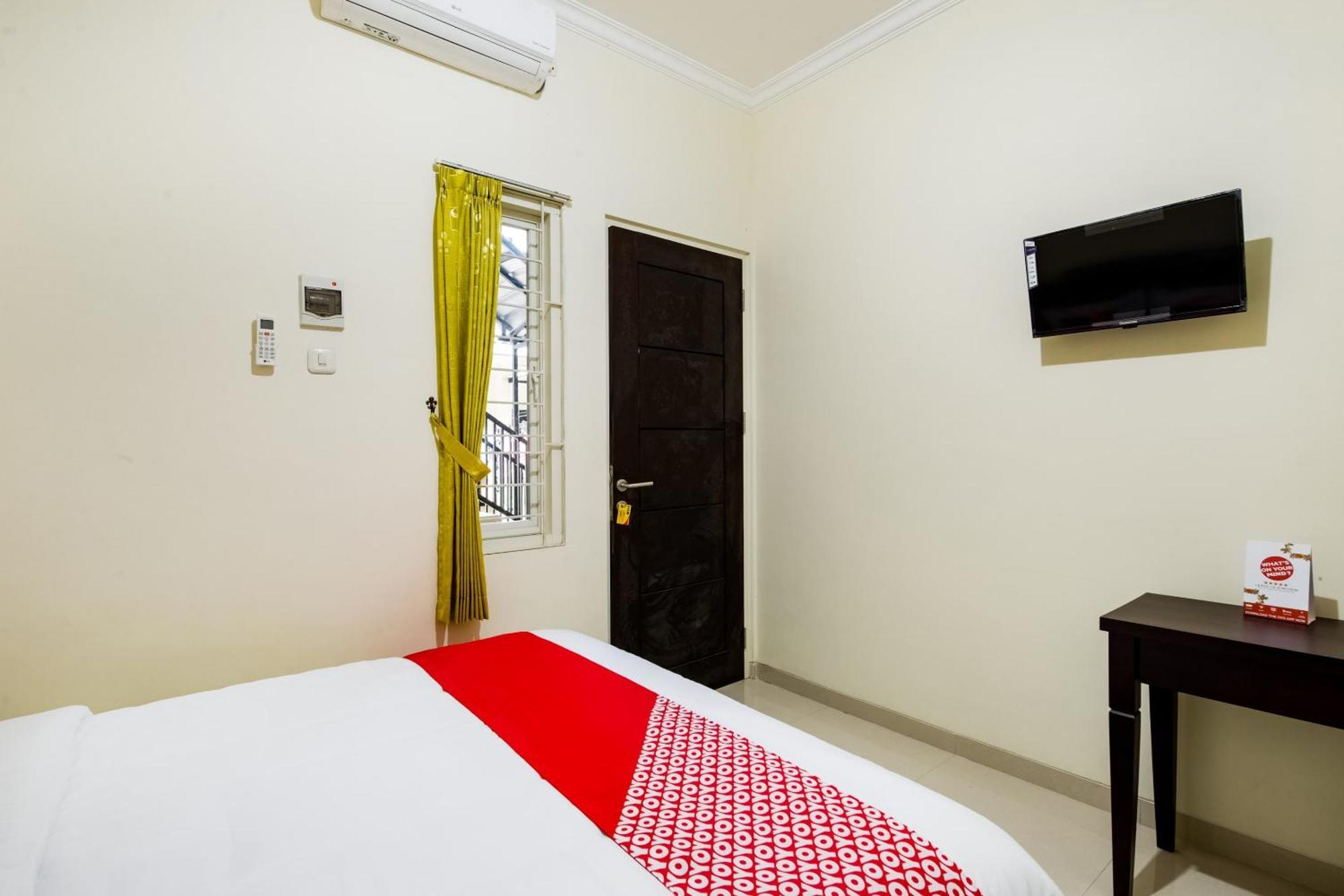 Oyo Life 3398 Griya Rm 19 Syariah Hotell Surabaya Exteriör bild